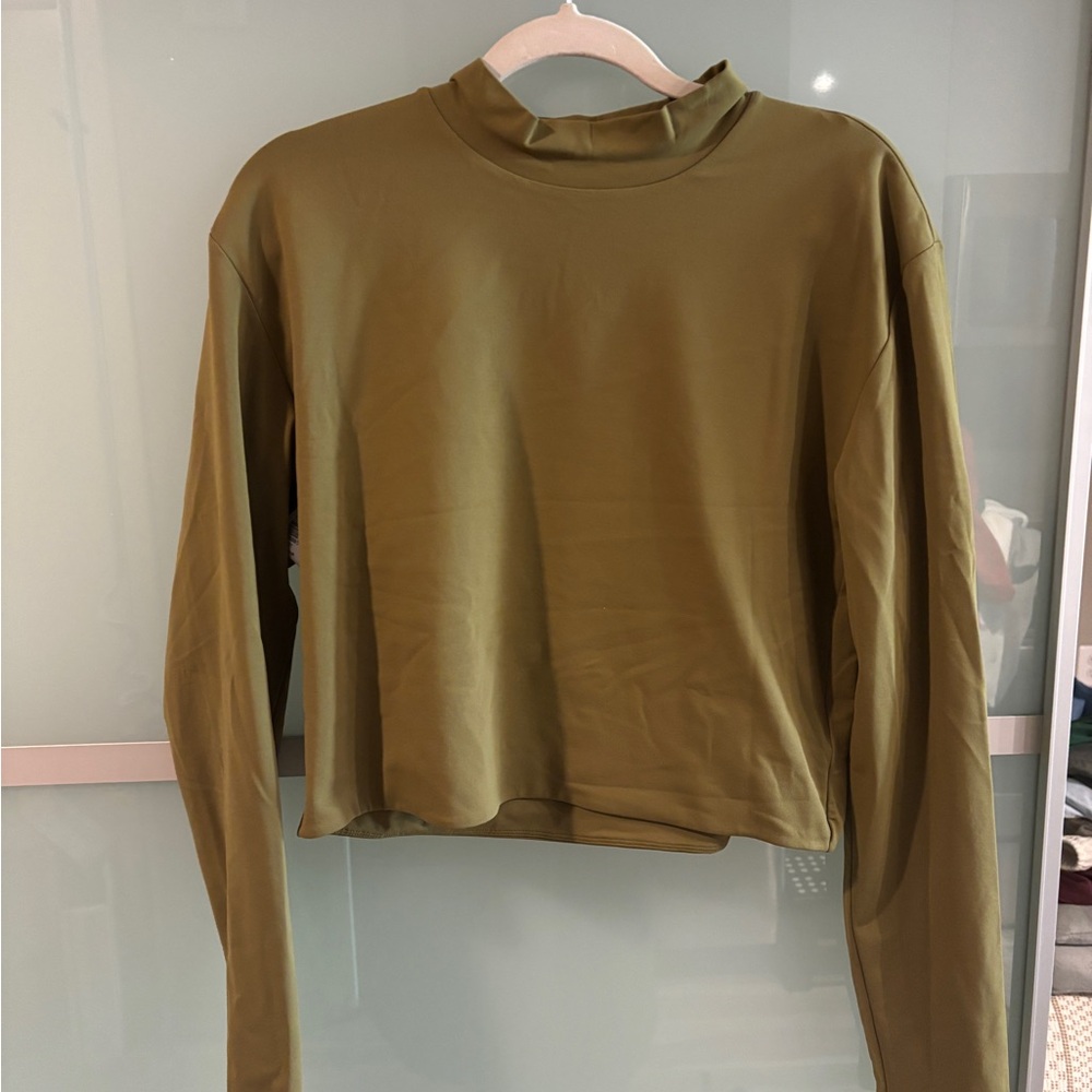 NWT Aritzia Babaton Contour Mockneck Longsleeve